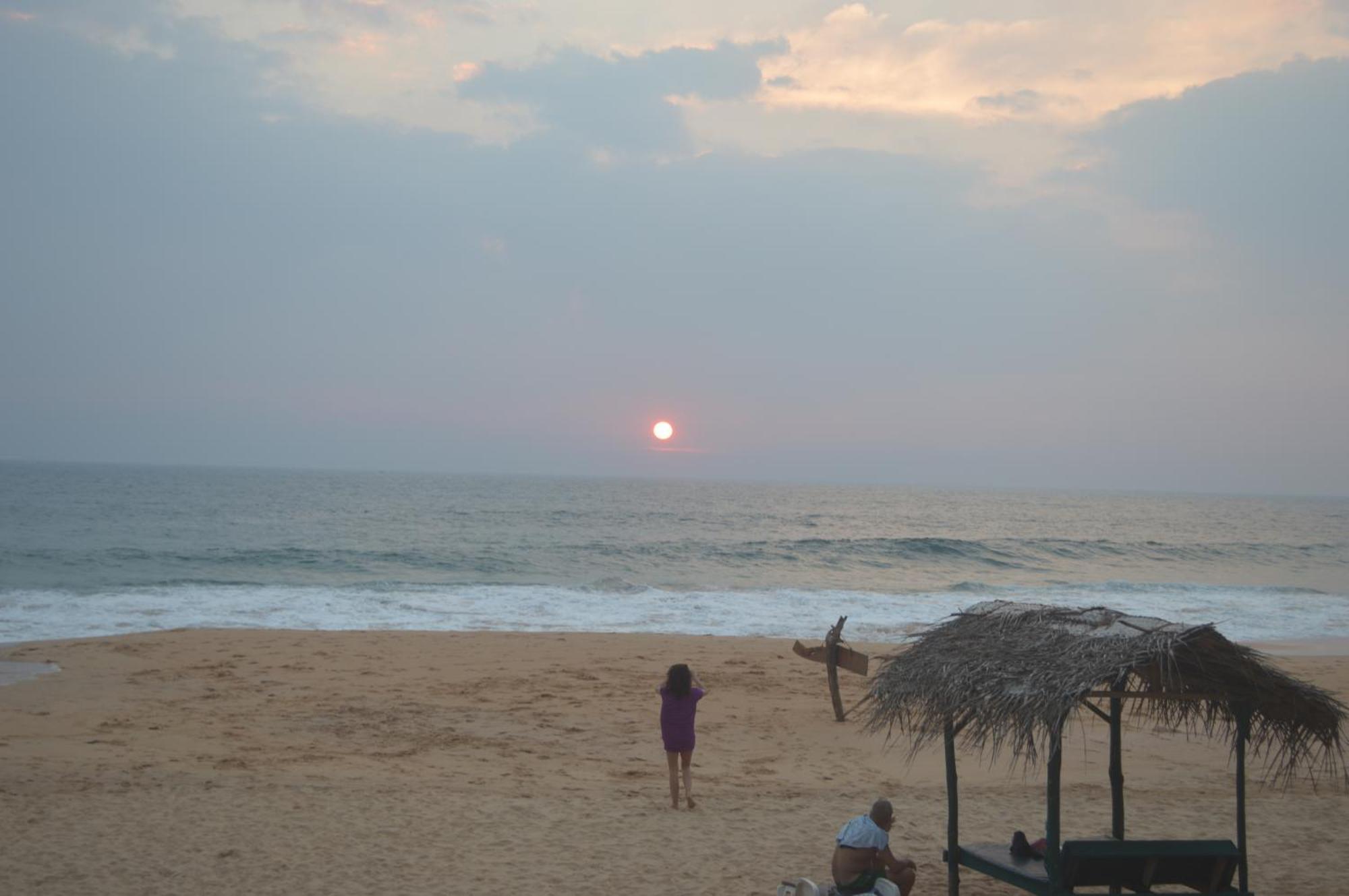 Hotel Whitepearl Beach Hikkaduwa Exterior foto